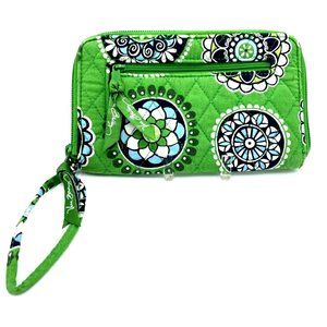 Vera Bradley Excellent Retired Rare Cupcakes Green Zip Around Wallet Wristlet